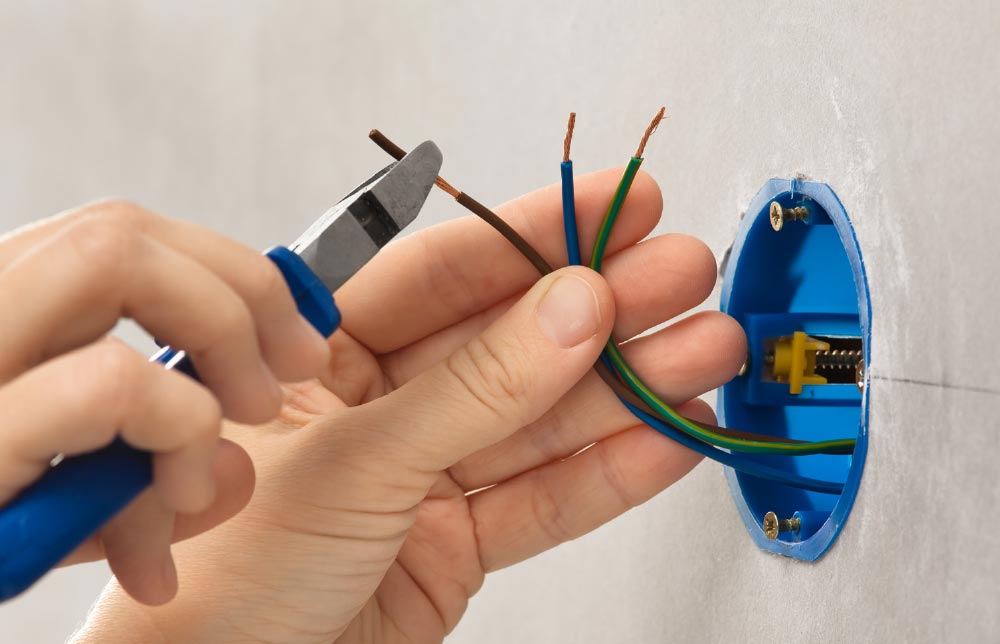 elettricista riparazioni corto circuiti